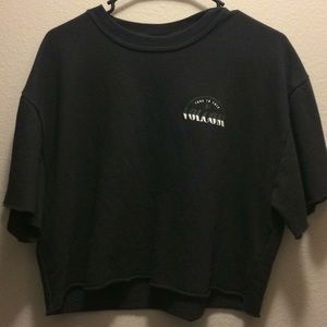 ⚰️ || black volcom cropped top